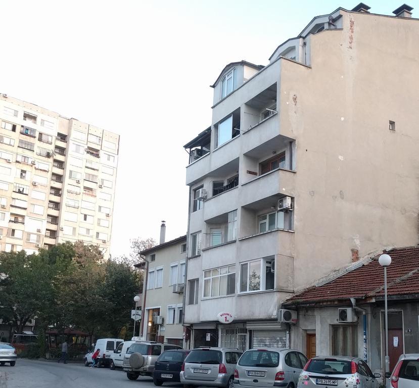 شقة Modern Flat Near Downtown بلوفديف المظهر الخارجي الصورة